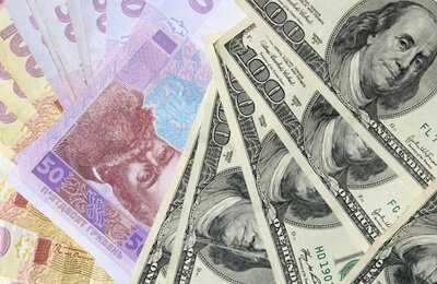 Курс валют: в обмінниках дешевшає долар і євро